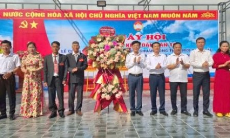 Thôn Tân Dân tổ chức ngày hội Đại đoàn kết toàn dân tộc công bố Thôn NTM kiểu mẫu và khánh thành NVH thôn   