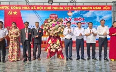 Thôn Tân Dân tổ chức ngày hội Đại đoàn kết toàn dân tộc công bố Thôn NTM kiểu mẫu và khánh thành NVH thôn   